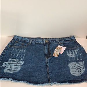 Boohoo Plus Size Acid Wash Distresses Skirt NWT